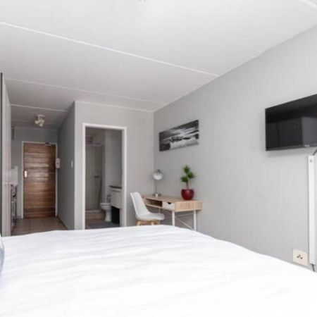Leas Furnished Apartments - Capital Hill Преторія Екстер'єр фото